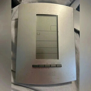 Oregon Scientific BAR888RA
Wireless Weather Forcast Radio
Station Clock/ Remote